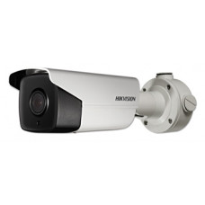 2МП IP відеокамера Hikvision з технологією LightFighter DS-2CD4A24FWD-IZS