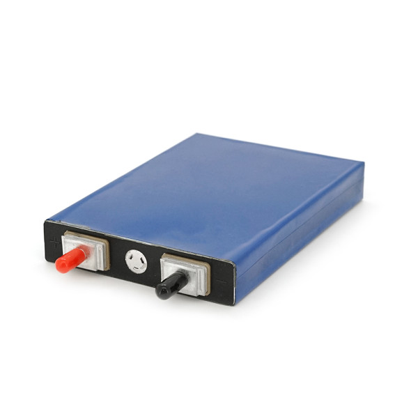 Ячейка для LiFePo4 аккумуляторов 3.2V 30AH 100 x 21 x 142(165) мм, Q12 – надежная основа для сборки энергоэффективных систем Ячейка для LiFePo4 аккумуляторов 3.2V 30AH 100 x 21 x 142(165) мм, Q12 – надежная основа для сборки энергоэффективных систем