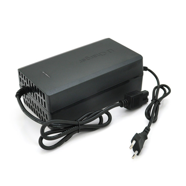 Зарядний пристрій для Li-ion акумуляторів 48V 8A з індикацією, Triangle plug, 13S, DC 54,6V для швидкого та безпечного заряджання в упаковці BOX Зарядний пристрій для Li-ion акумуляторів 48V 8A з індикацією, Triangle plug, 13S, DC 54,6V для швидкого та безпечного заряджання в упаковці BOX