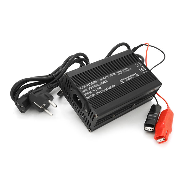 Зарядное устройство для аккумуляторов LiFePo4 60V(73V),20S,4A, + крокодилы,135x90x50mm. 600 г Зарядное устройство для аккумуляторов LiFePo4 60V(73V),20S,4A, + крокодилы,135x90x50mm. 600 г