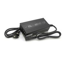Зарядний пристрій для акумуляторів Li-ion 12V 12,6V 3S 15A Triangle plug з LED-індикацією для електровелосипедів і ДБЖ