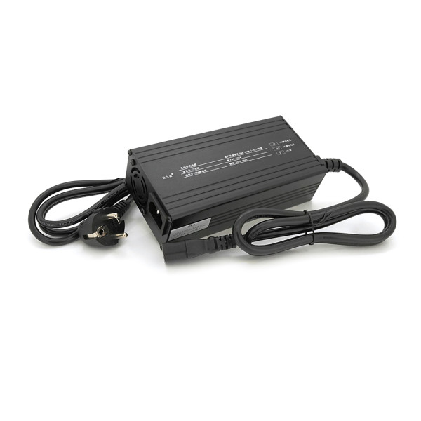Зарядний пристрій для акумуляторів Li-ion 12V 12,6V 3S 15A Triangle plug з LED-індикацією для електровелосипедів і ДБЖ Зарядний пристрій для акумуляторів Li-ion 12V 12,6V 3S 15A Triangle plug з LED-індикацією для електровелосипедів і ДБЖ