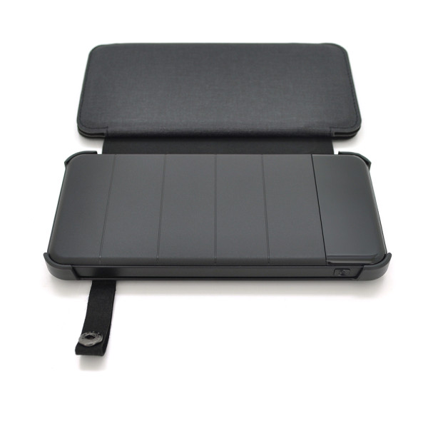 Портативное зарядное устройство Power Bank Solar 12000 mAh с солнечными панелями и фонарем для зарядки смартфонов и гаджетов в поездках Портативное зарядное устройство Power Bank Solar 12000 mAh с солнечными панелями и фонарем для зарядки смартфонов и гаджетов в поездках